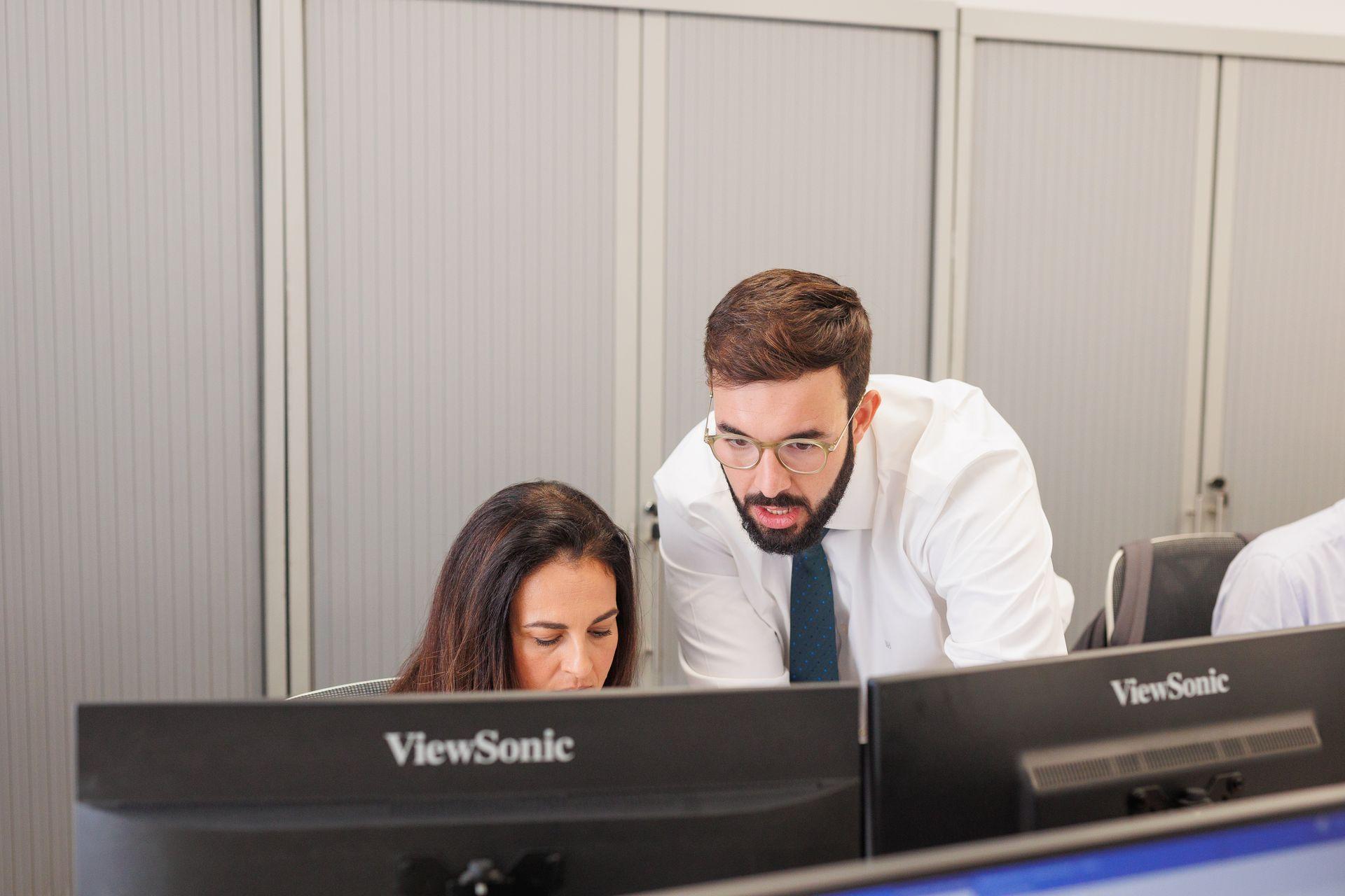 Equipo de Del Águila Ferrer trabajando